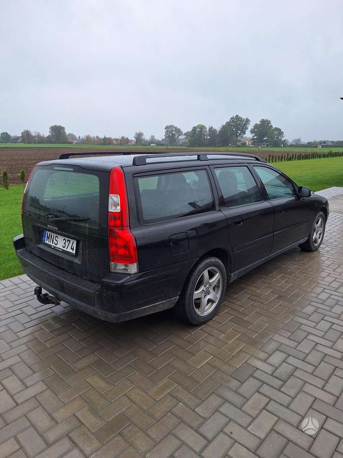 Volvo V70 2007 — вигляд ззаду