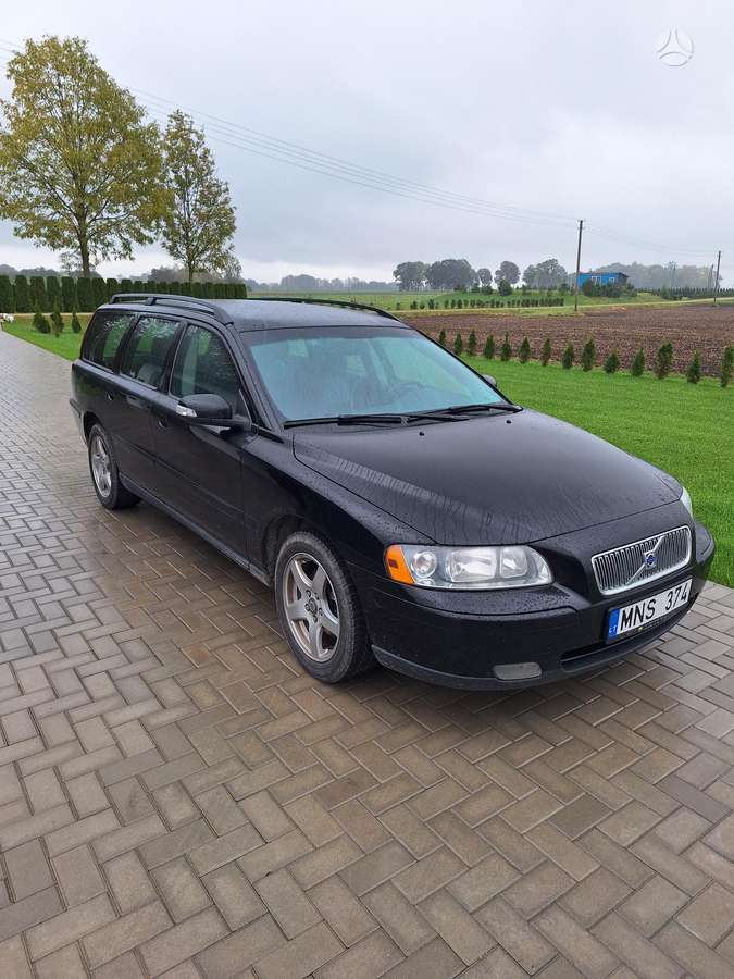 Volvo V70 2007 — салон