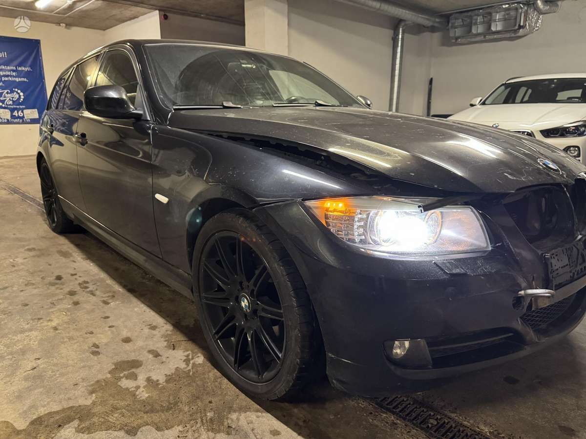 BMW 330, 2009
