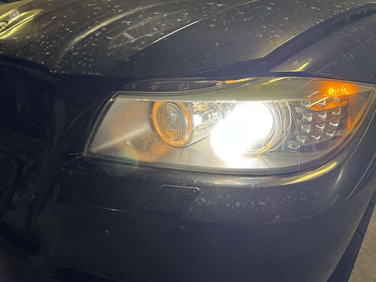 BMW 330 2009 — photo 11