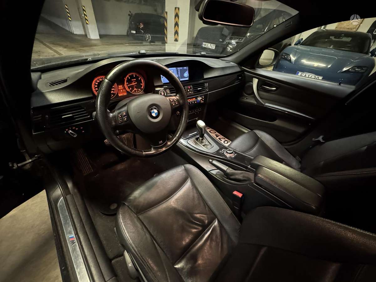 BMW 330 2009 — photo 14