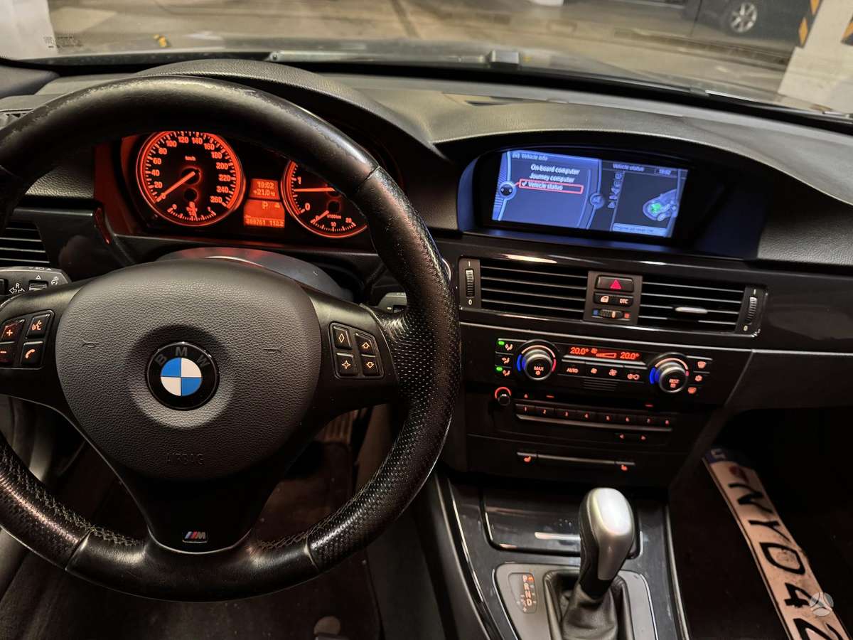 BMW 330 2009 — photo 15