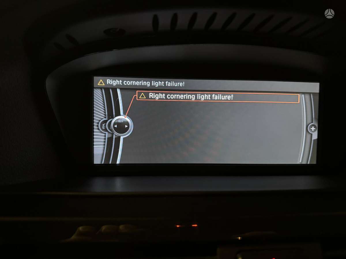 BMW 330 2009 — photo 18