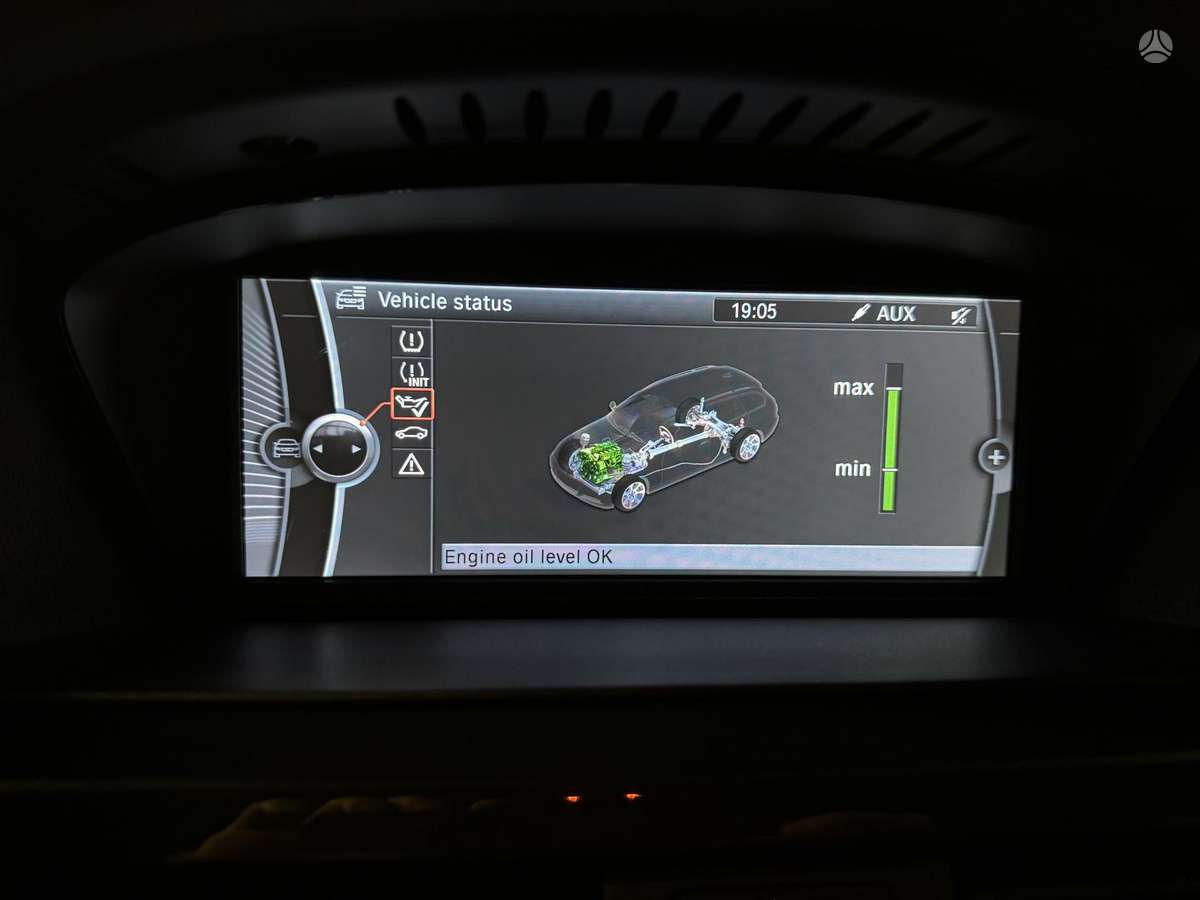 BMW 330 2009 — photo 19