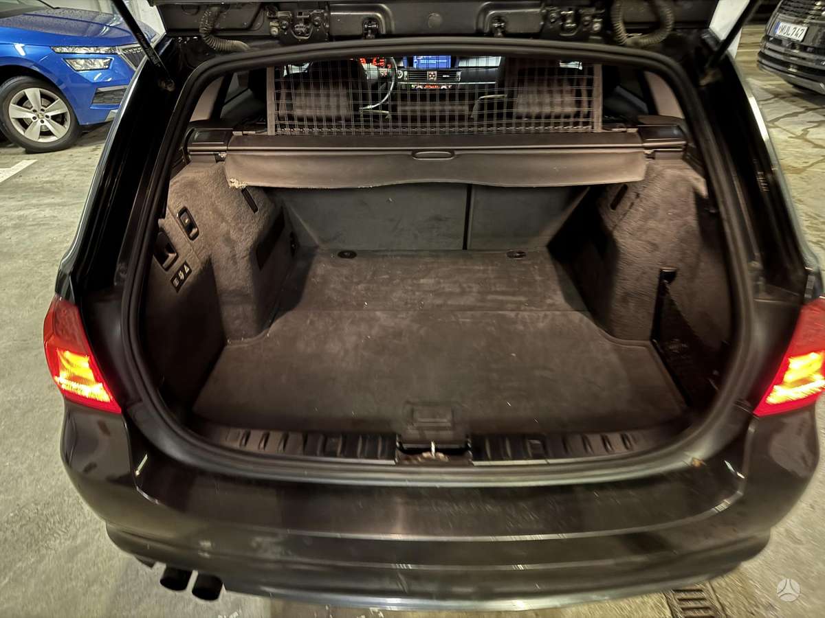 BMW 330 2009 — photo 20