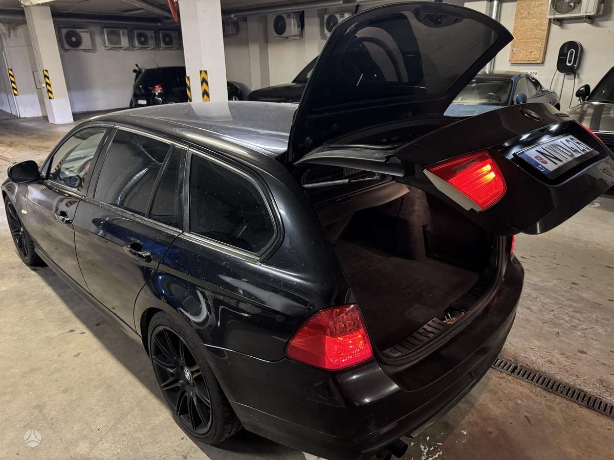 BMW 330 2009 — photo 21