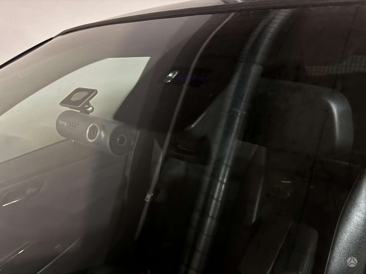 BMW 330 2009 — photo 24