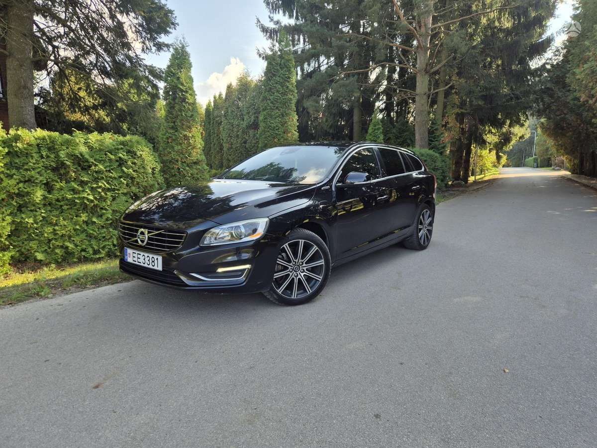 Volvo V60 2015 — engine 2400 cm³, 280 HP (206kW)