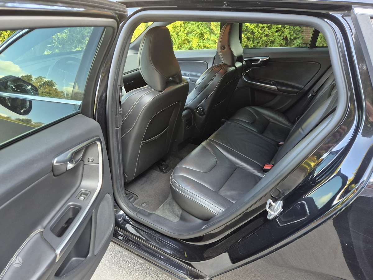 Volvo V60 2015 — photo 5