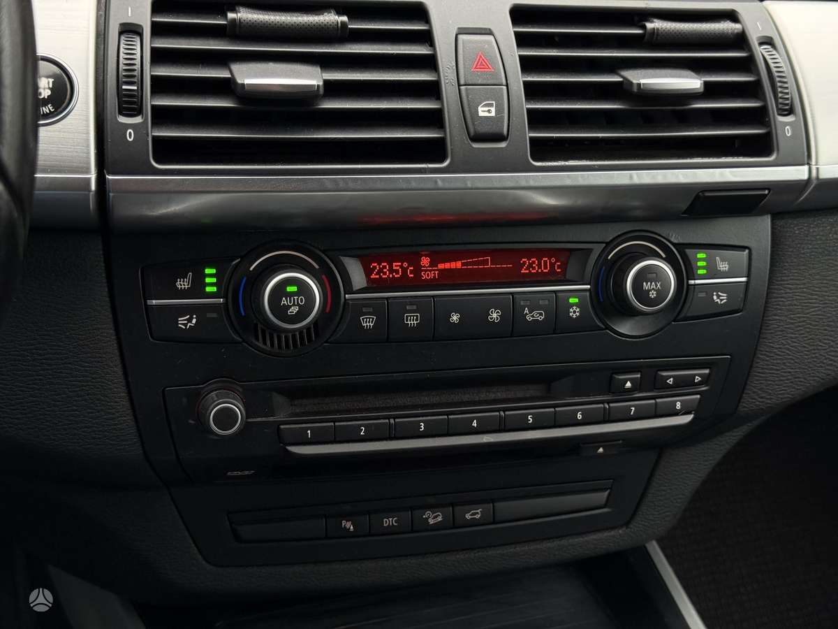 BMW X5 2010 — photo 15