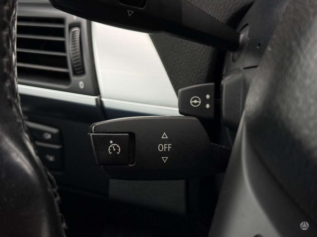 BMW X5 2010 — photo 17
