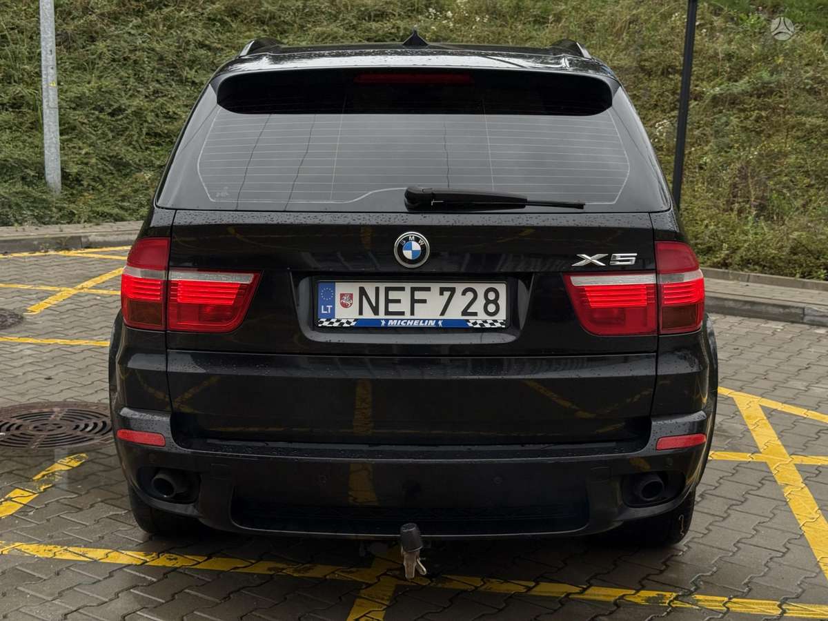 BMW X5 2010 — photo 5