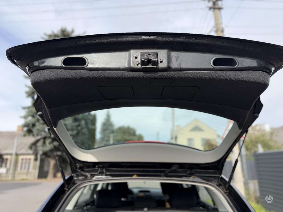 Toyota Avensis 2005 — photo 11
