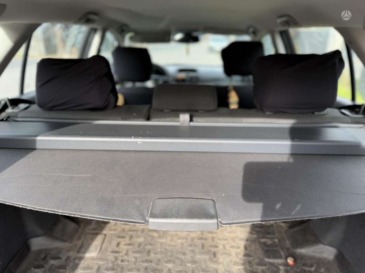 Toyota Avensis 2005 — photo 12
