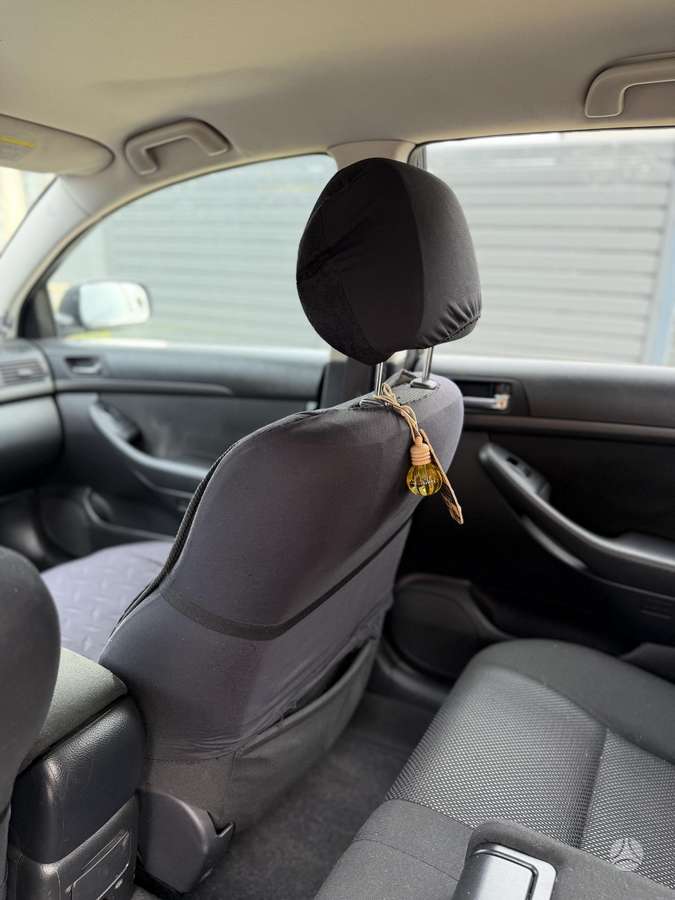 Toyota Avensis 2005 — photo 16