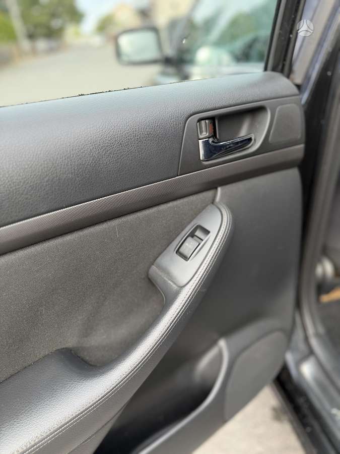 Toyota Avensis 2005 — photo 21