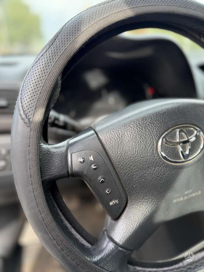 Toyota Avensis 2005 — photo 24