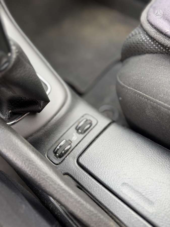 Toyota Avensis 2005 — photo 29