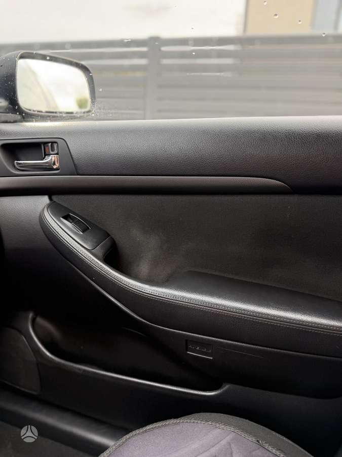 Toyota Avensis 2005 — photo 32
