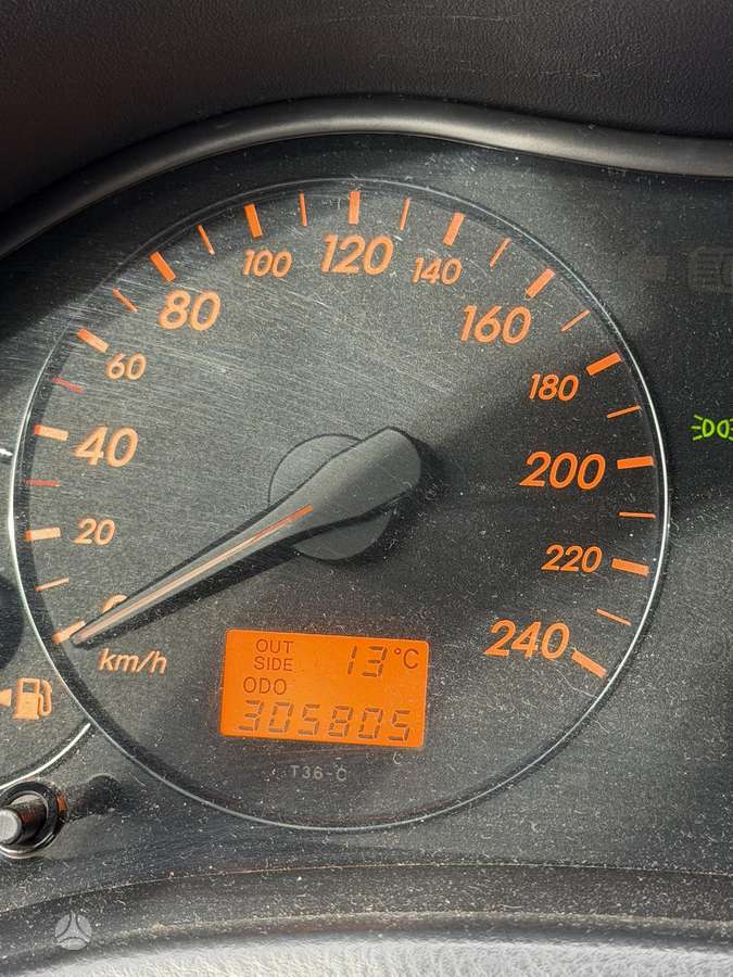 Toyota Avensis 2005 — photo 34