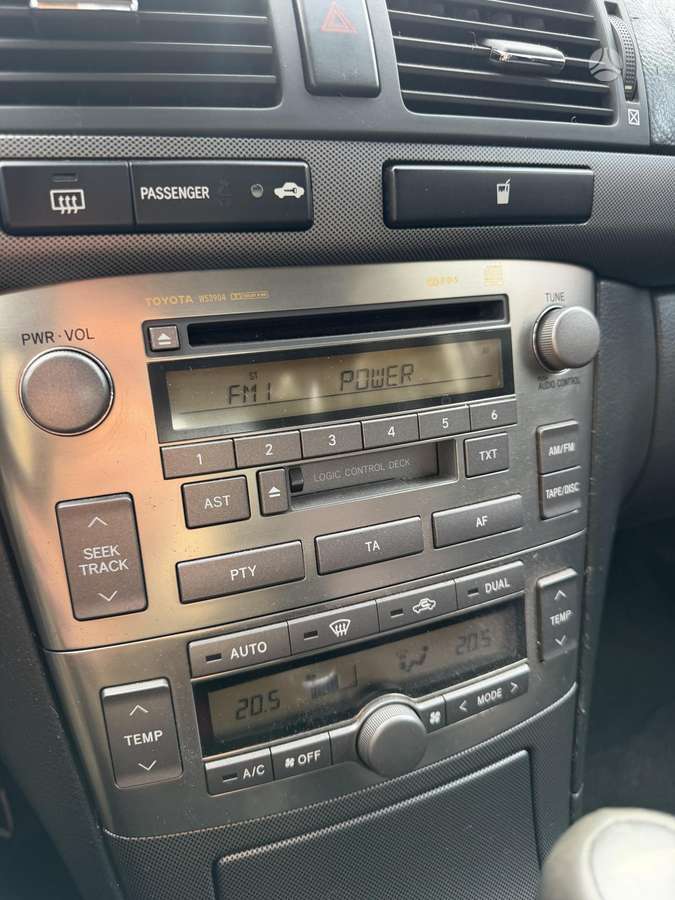 Toyota Avensis 2005 — photo 35