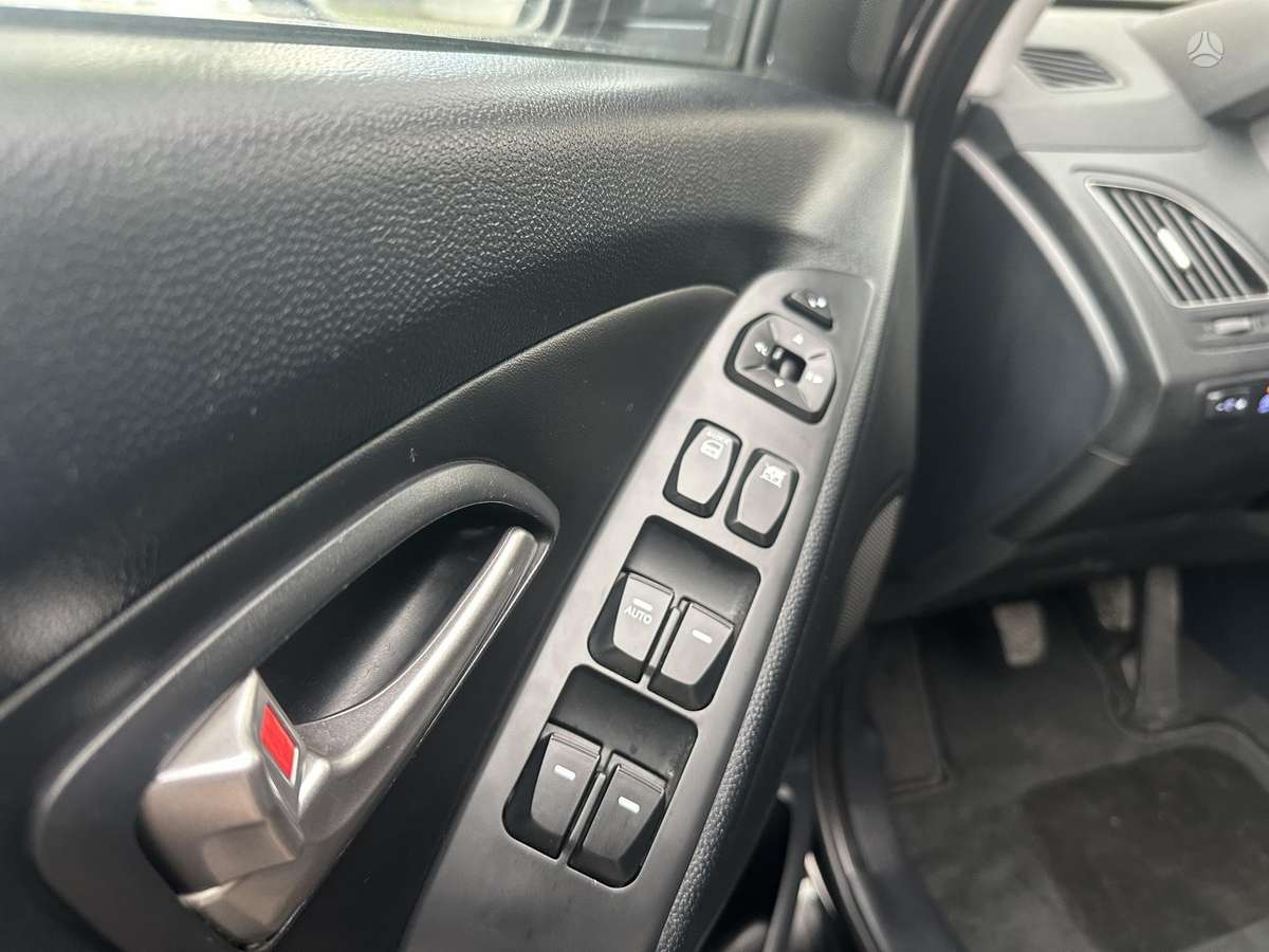 Hyundai ix35 2013 — photo 10