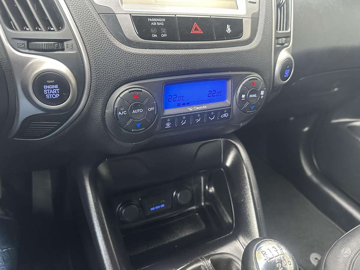 Hyundai ix35 2013 — photo 19