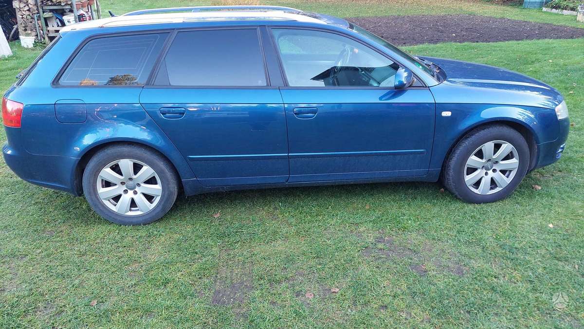 Audi A4 2006 — салон