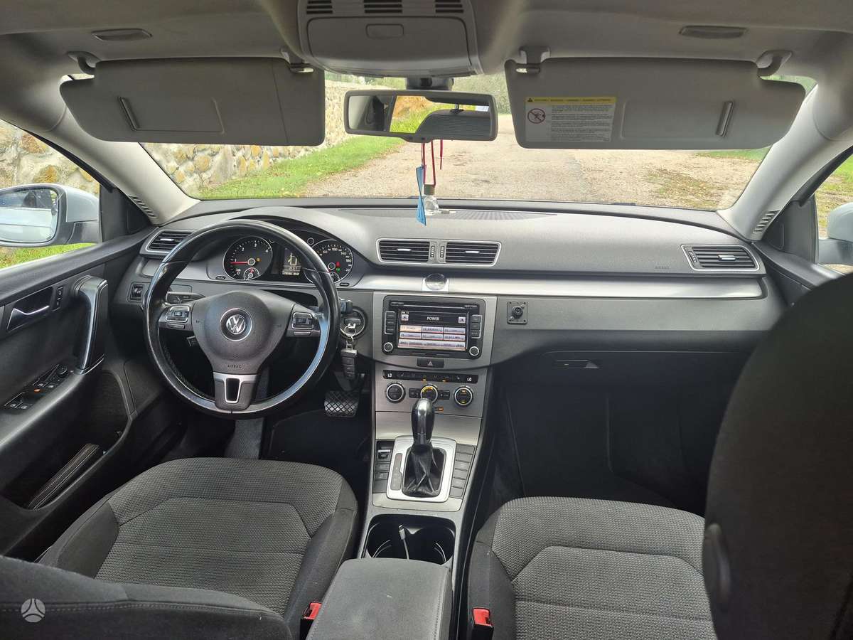 Volkswagen Passat 2012 — photo 10