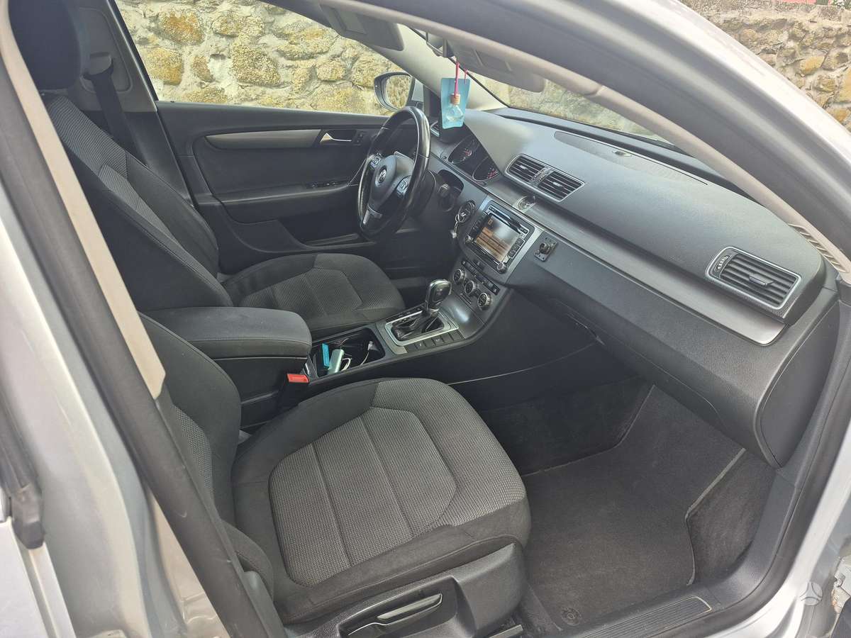 Volkswagen Passat 2012 — photo 11