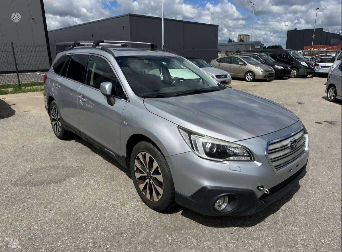 Subaru Outback 2015 — вигляд ззаду