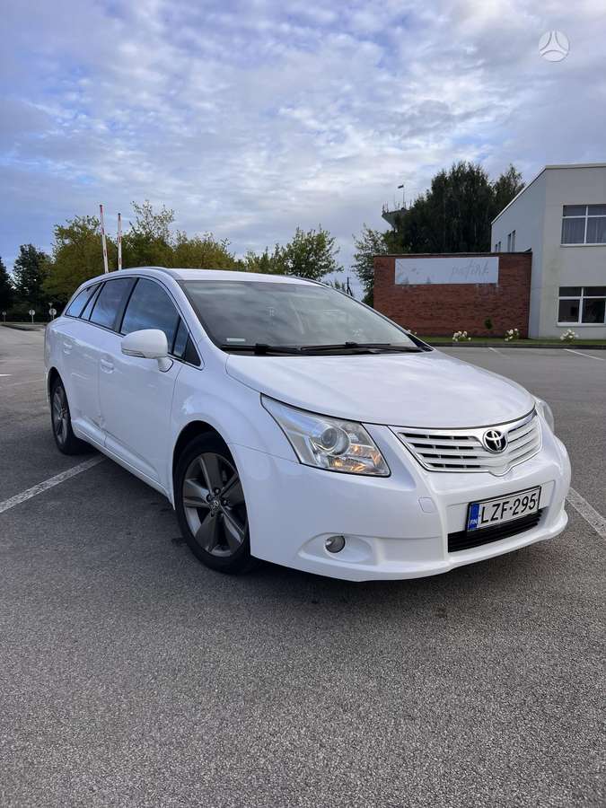 Toyota Avensis, 2011