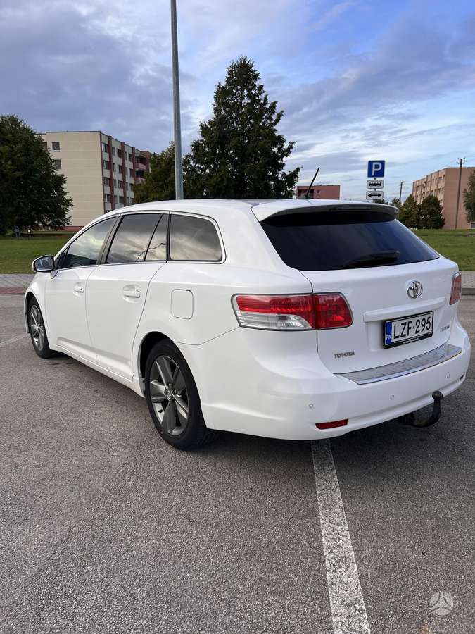 Toyota Avensis 2011 — photo 7