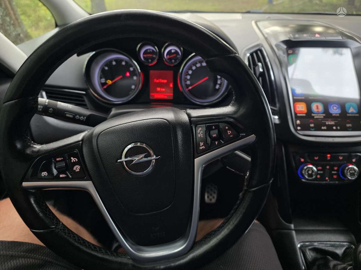 Opel Zafira 2012 — фото 22