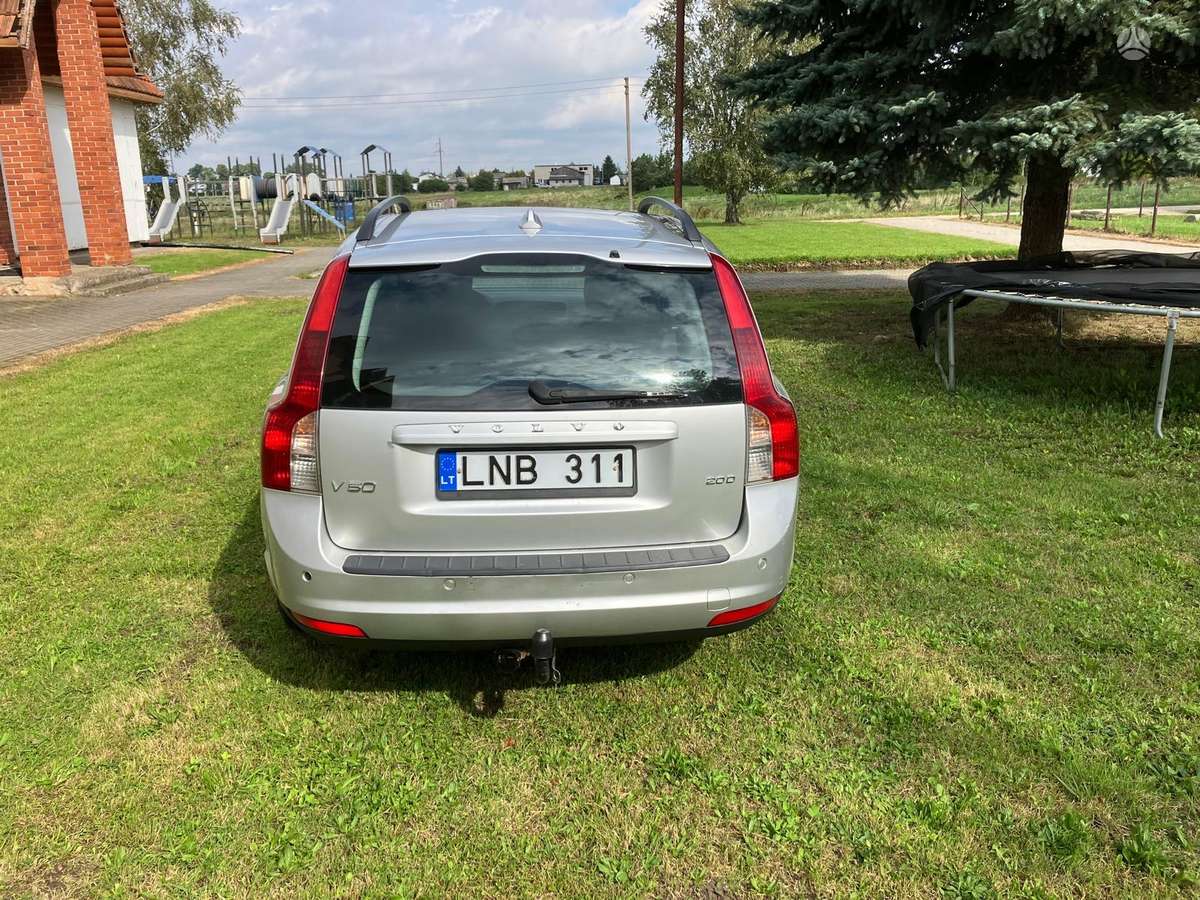 Volvo V50 2009 — вигляд ззаду