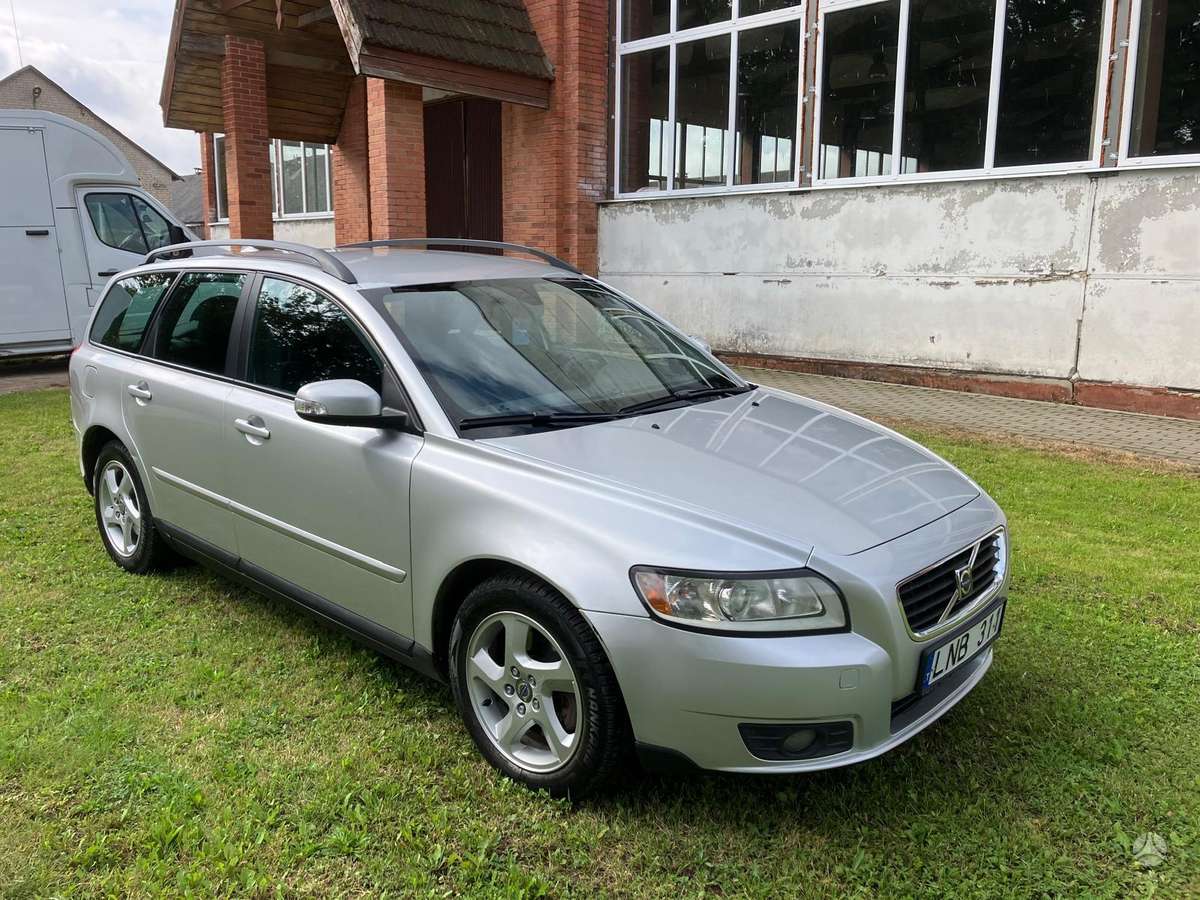 Volvo V50 2009 — двигун 1997 cm³, 136 HP (100kW)