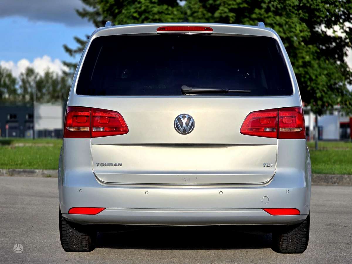 Volkswagen Touran 2011 — фото 6