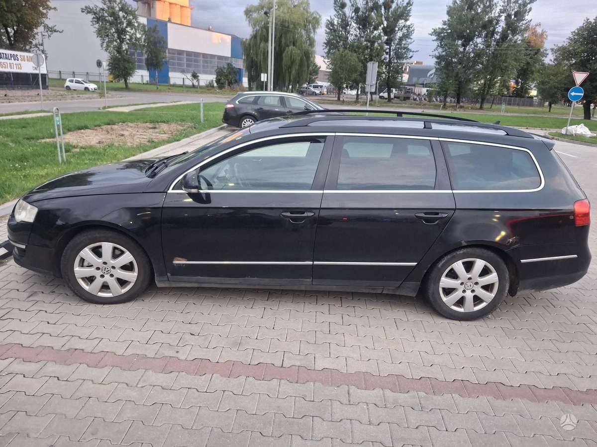 Volkswagen Passat 2008 — rear view