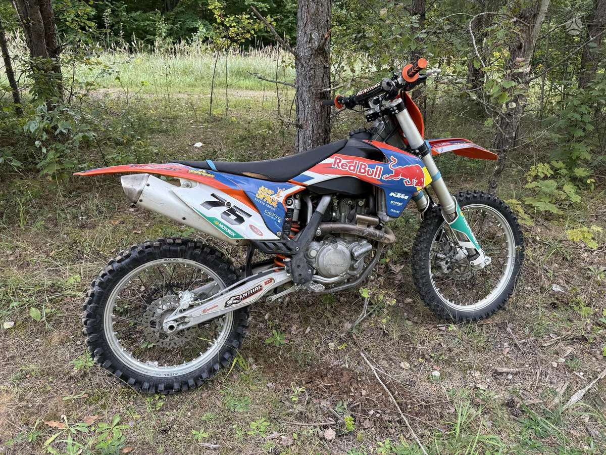 KTM EXC 2015 — вигляд ззаду