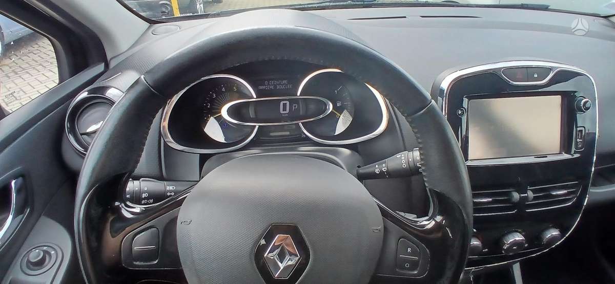 Renault Clio 2015 — фото 10