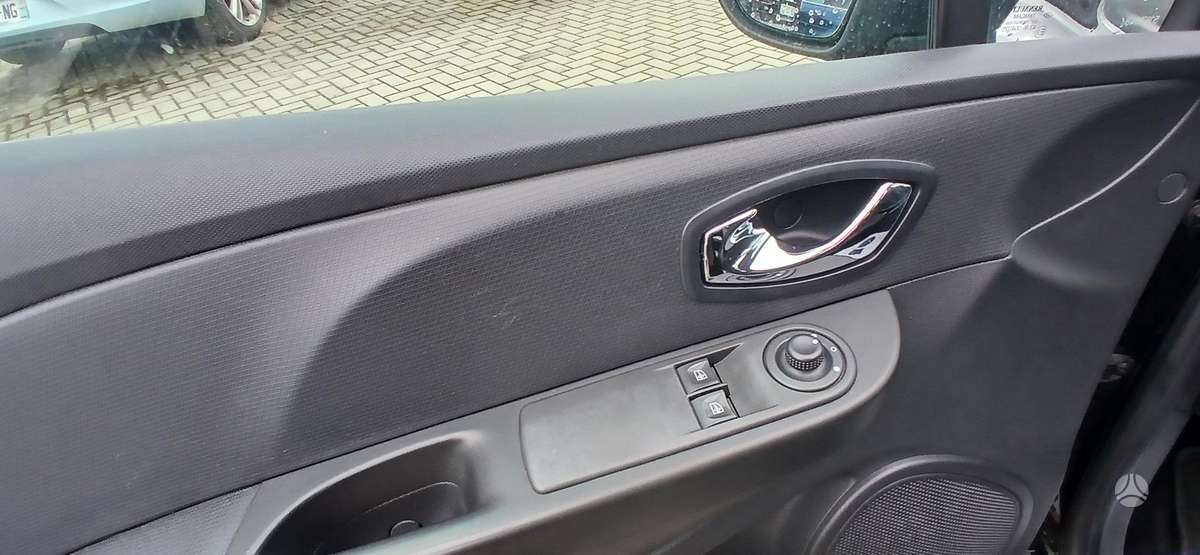 Renault Clio 2015 — фото 12