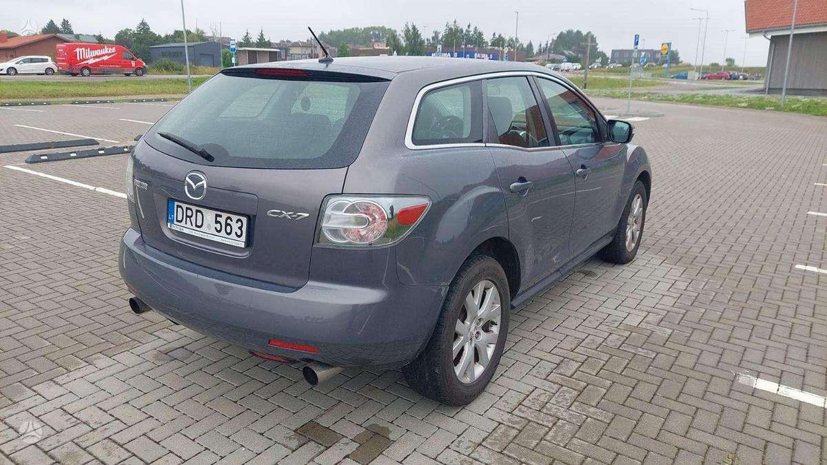 Mazda CX-7 2008 — салон