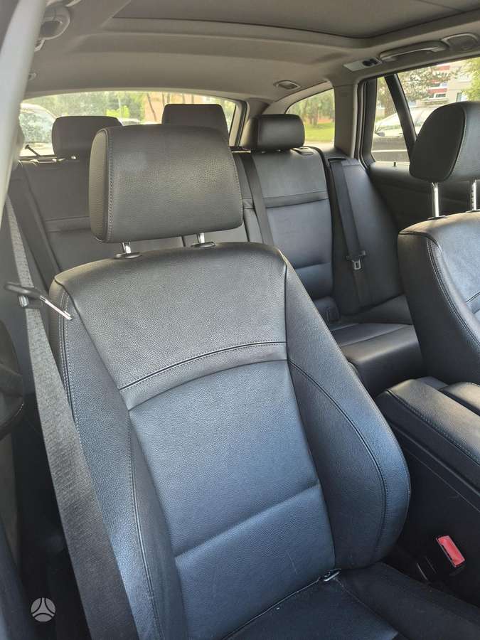 BMW 325 2010 — photo 15