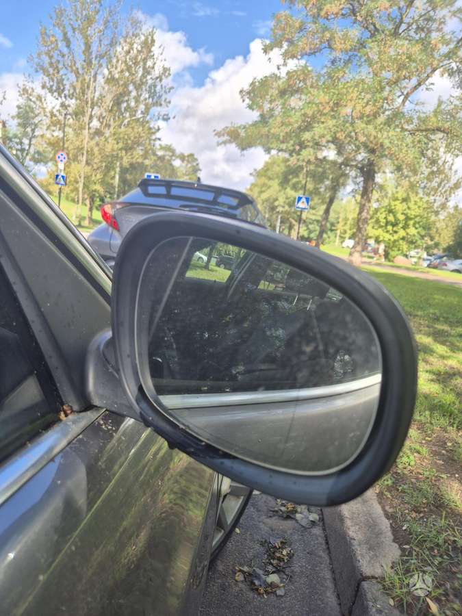 BMW 325 2010 — photo 19