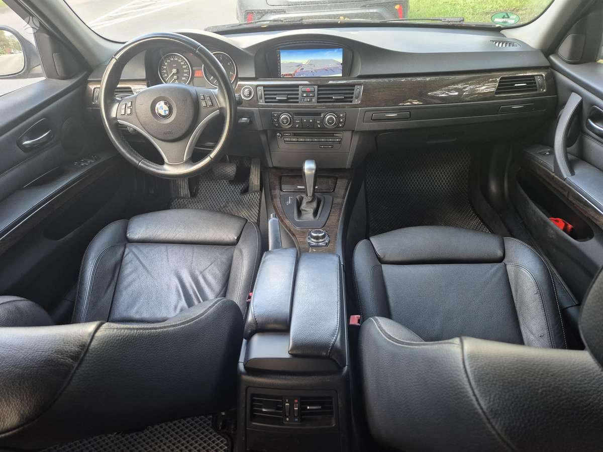 BMW 325 2010 — photo 6