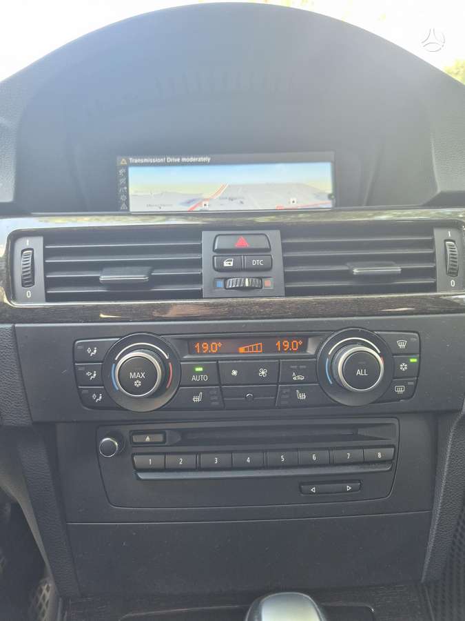BMW 325 2010 — photo 7