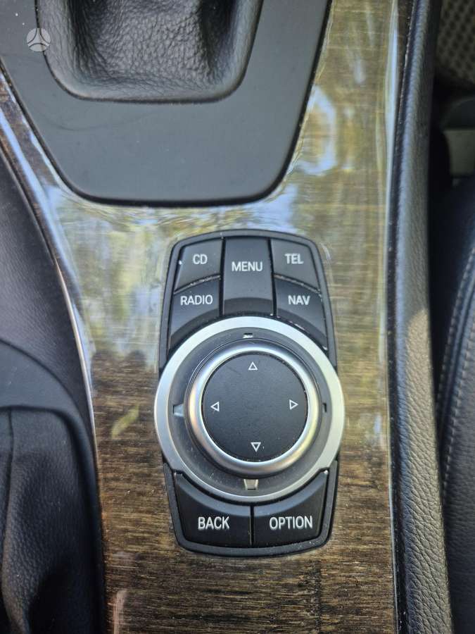 BMW 325 2010 — photo 9