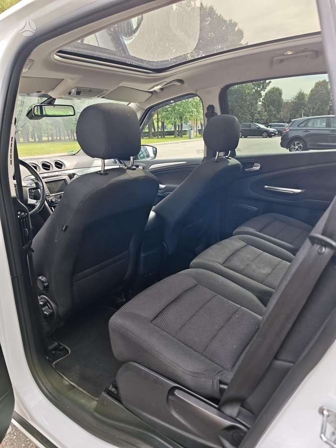 Ford S-MAX 2013 — photo 14