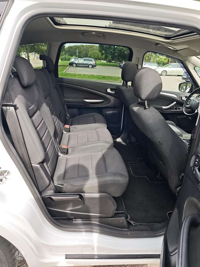 Ford S-MAX 2013 — photo 15