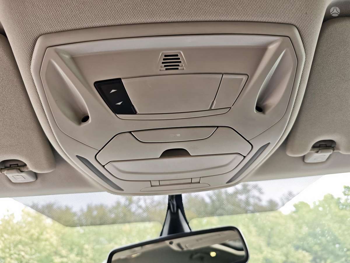 Ford S-MAX 2013 — photo 21